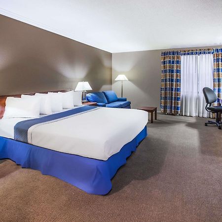 Days Inn By Wyndham Midland Zewnętrze zdjęcie