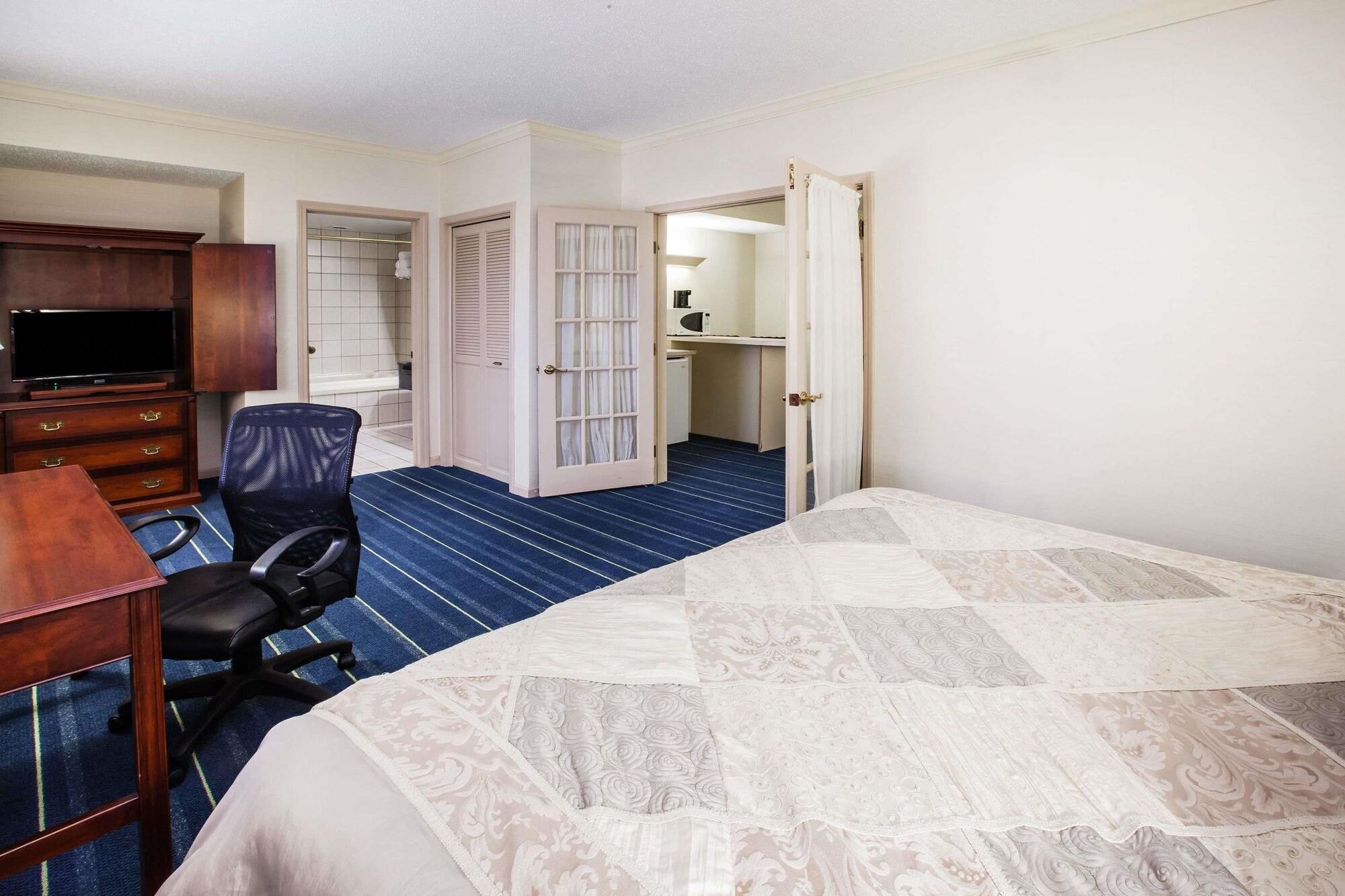 Days Inn By Wyndham Midland Zewnętrze zdjęcie